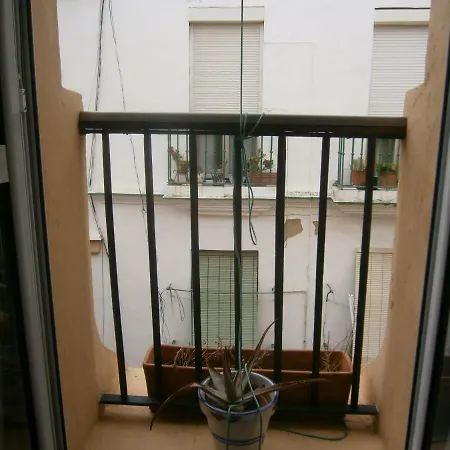 Entre El Falla Y La Caleta Apartment